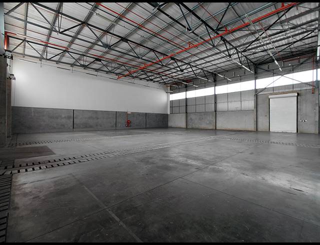 927M² WAREHOUSE TO LET IN POMONA